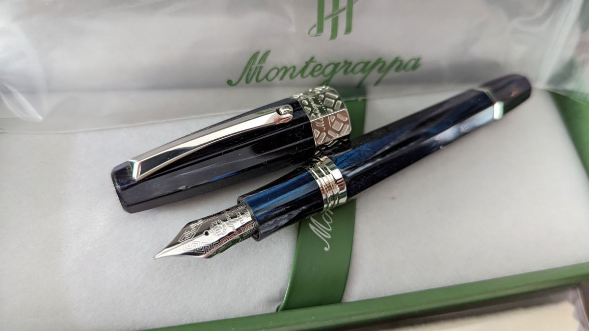 MONTEGRAPPA - Montegrappa Otto Octagon Butterfly Blue Fountain Pen 4
